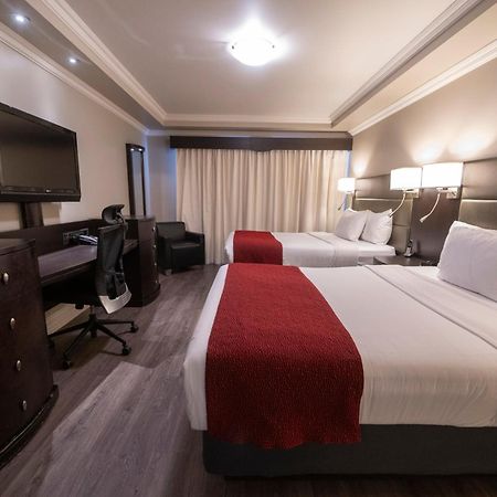 Hotel & Suites Le Dauphin Drummondville Ngoại thất bức ảnh