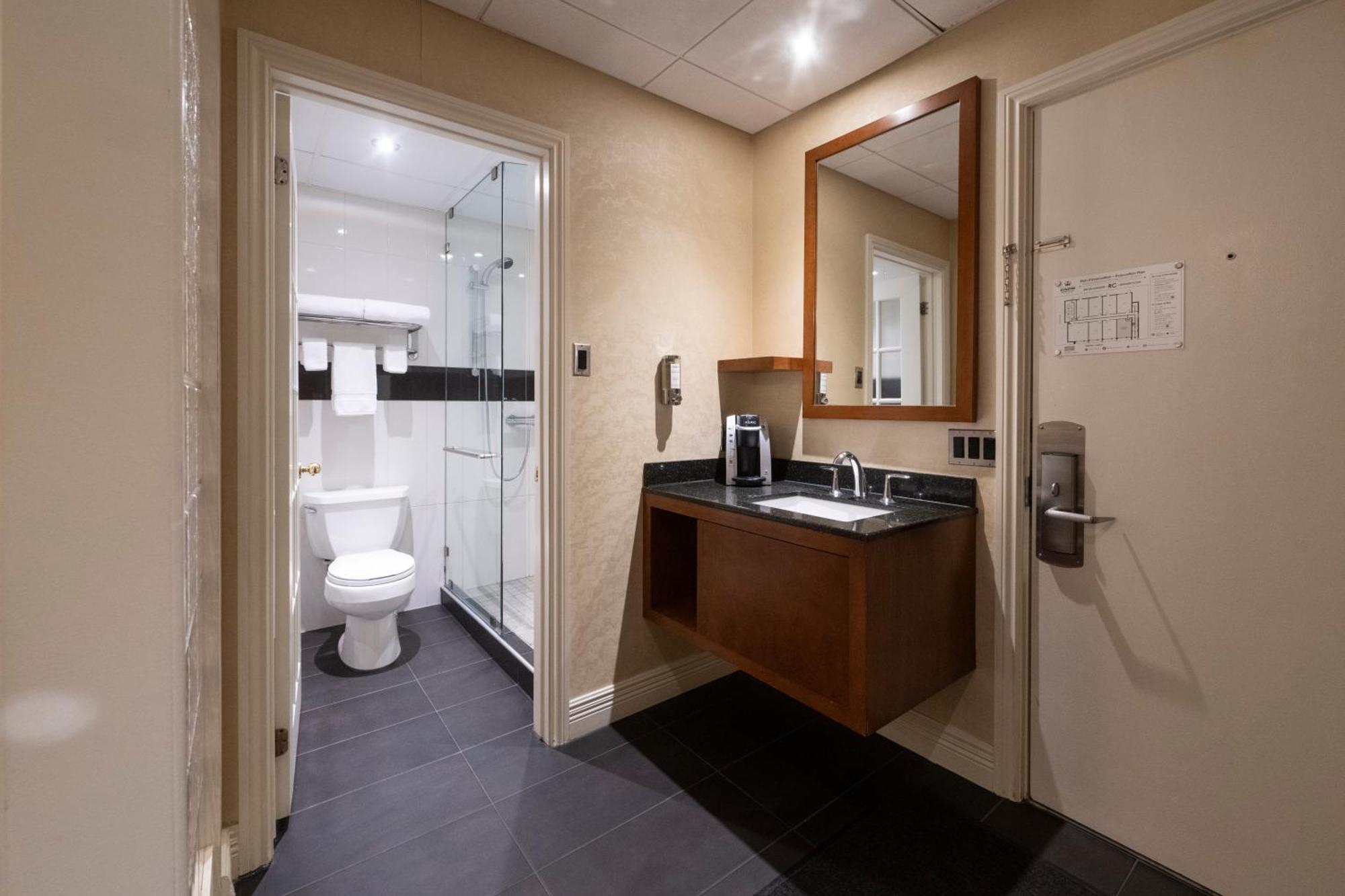 Hotel & Suites Le Dauphin Drummondville Ngoại thất bức ảnh