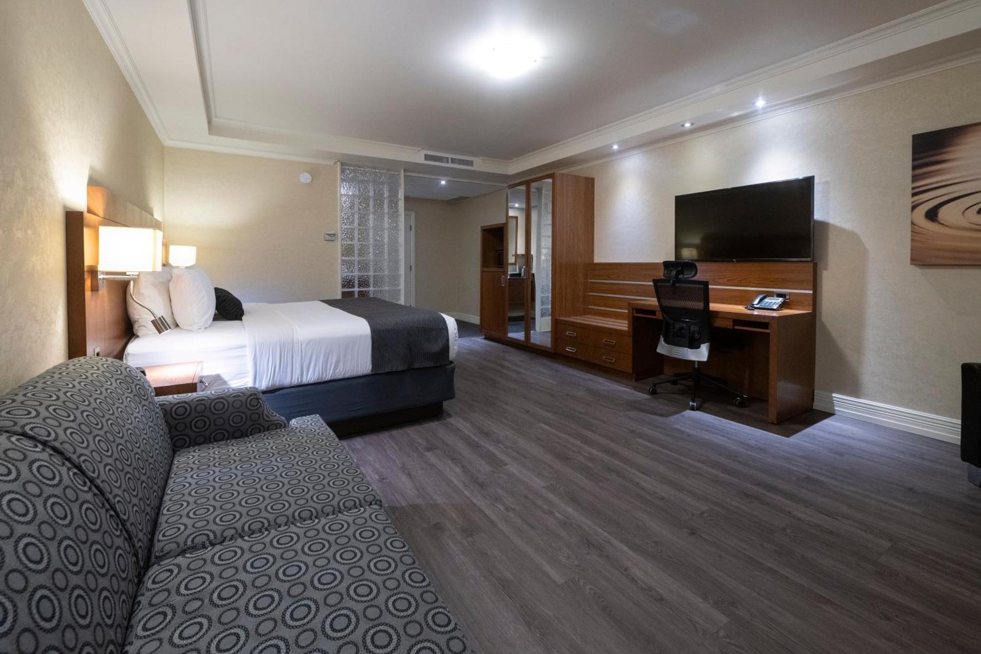 Hotel & Suites Le Dauphin Drummondville Ngoại thất bức ảnh