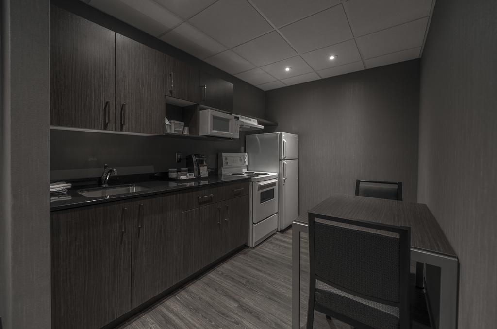 Hotel & Suites Le Dauphin Drummondville Ngoại thất bức ảnh