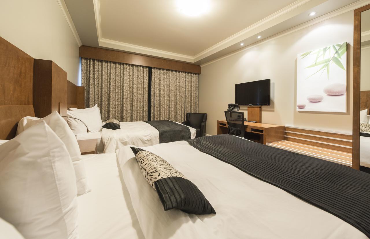 Hotel & Suites Le Dauphin Drummondville Ngoại thất bức ảnh