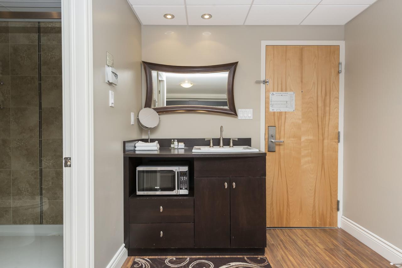 Hotel & Suites Le Dauphin Drummondville Ngoại thất bức ảnh